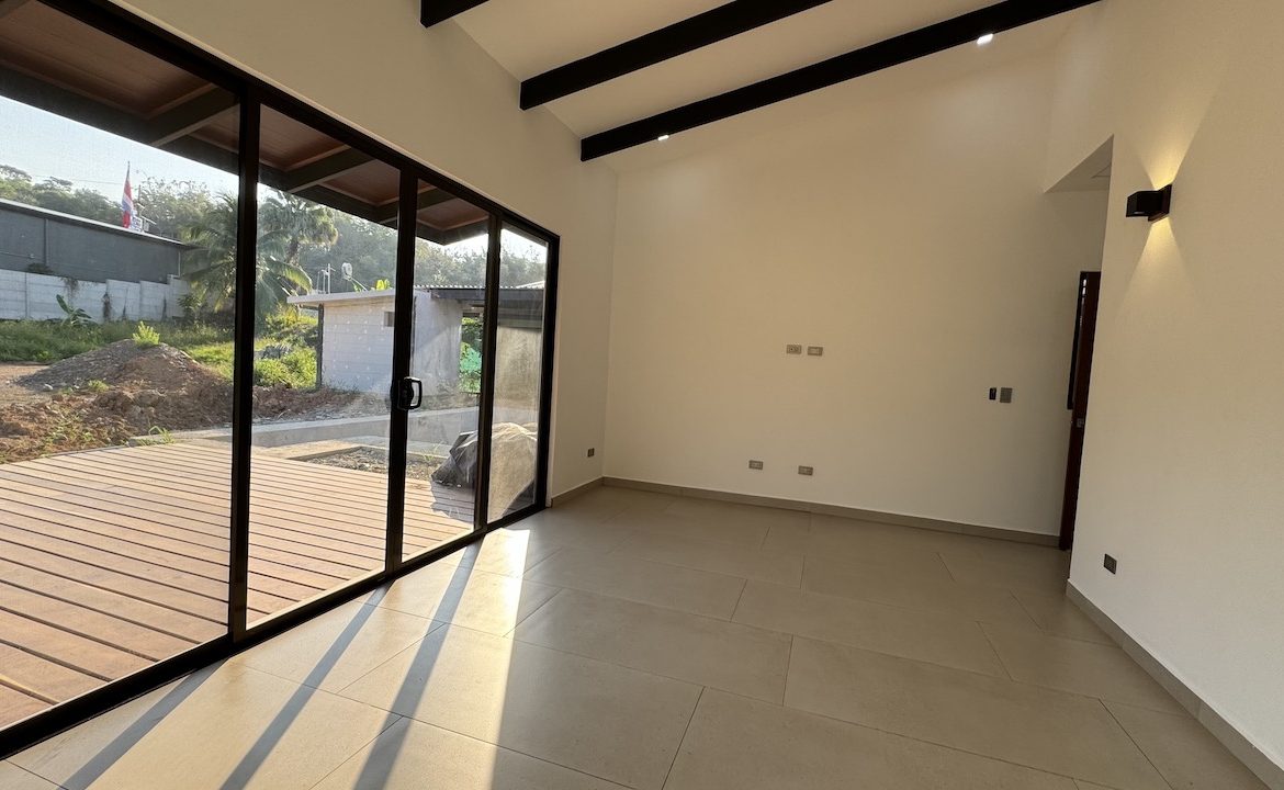 3 BEDROOM HOME IN CENTRAL UVITA